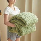 Fluffy Coral Velvet Blanket Flannel Plush Comfortable Thickened and Warm Soft Sofa Throw Blanket for Air-Conditioned Room Luxury